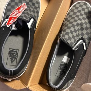 Hi.  Brand new in box size 13